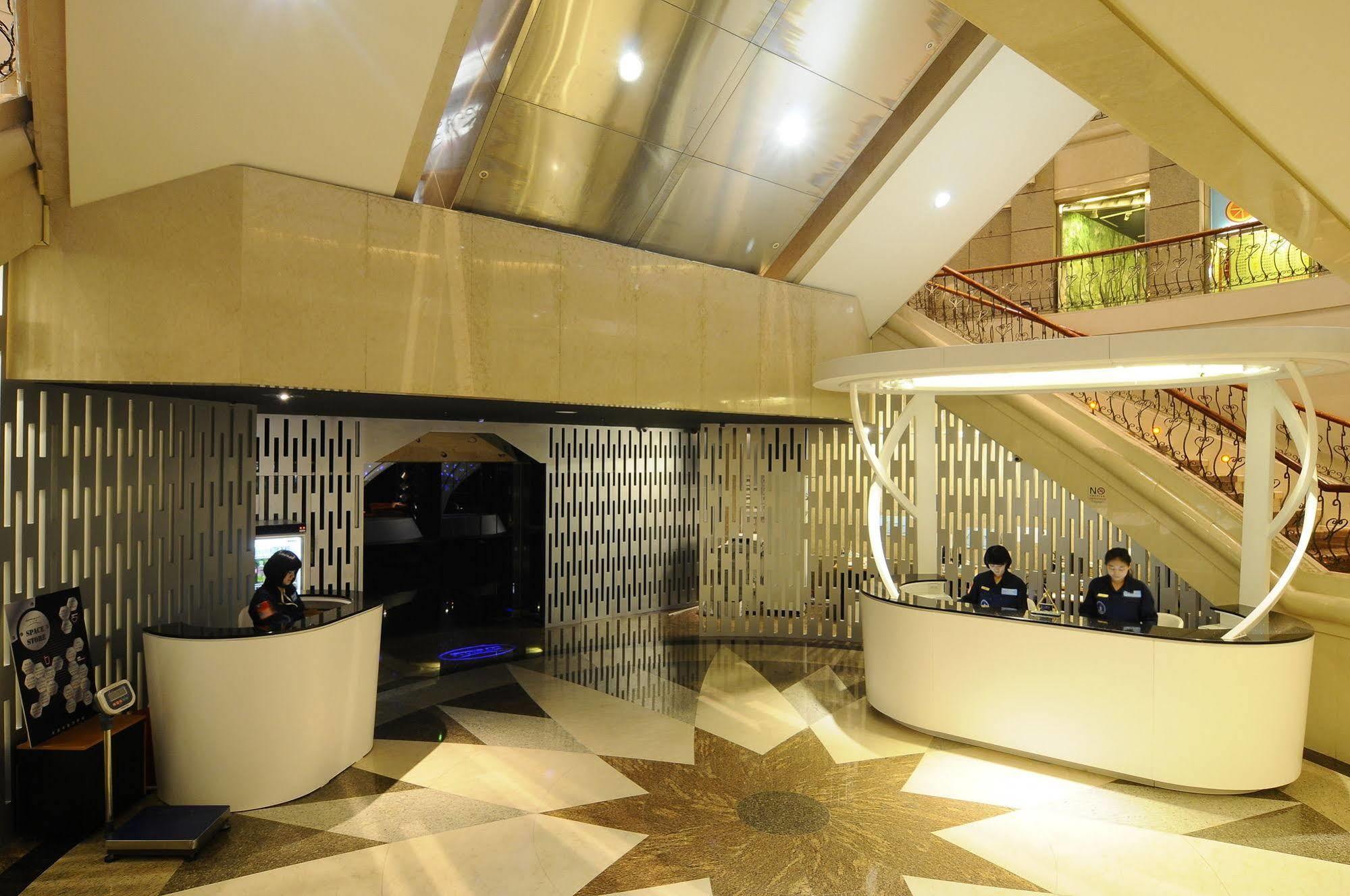 Space Inn Hengyang Branch Taipei Exterior photo